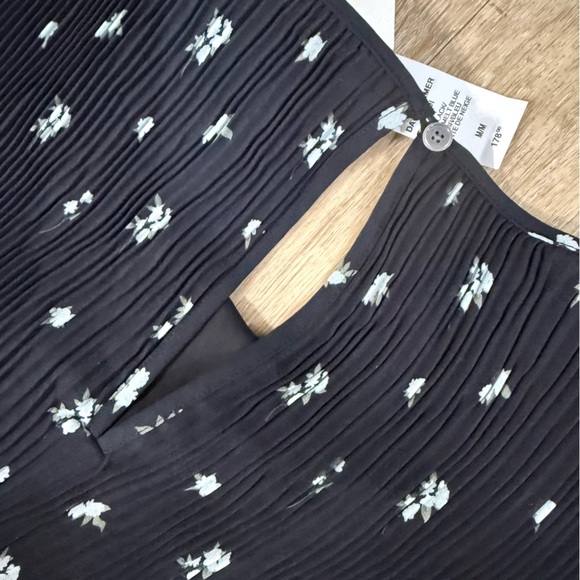 Wilfred Black Floral Pleated Dress with White Accent Print - Picture 8 of 8